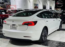 تسلا موديل 3